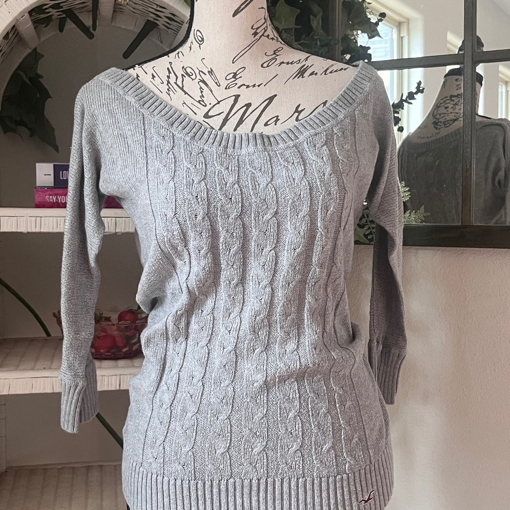Hollister vintage 2000s open neck sweater